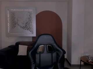 mayamoretti live webcam show