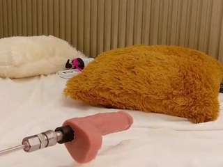 sami-lovee's CamSoda show and profile