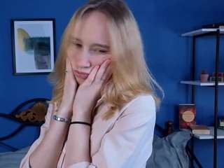 sue-holland Live Webcam on CamSoda