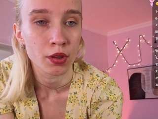 Sue-Holland live webcam show