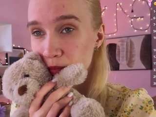 Sue-Holland live webcam show