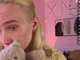 Sue-Holland live webcam show