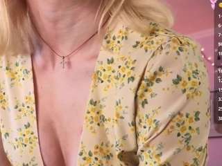 Sue-Holland live webcam show