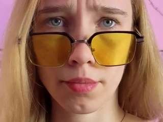 sue-holland webcam model