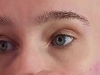 Sue-Holland live cam preview
