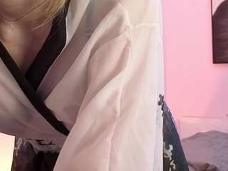 Sue-Holland live cam preview