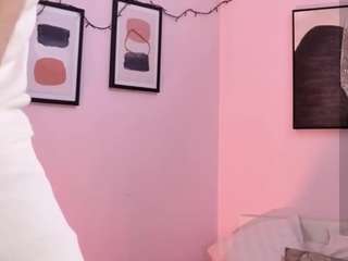Sue-Holland live cam preview