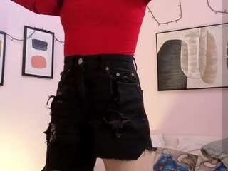 Sue-Holland live cam preview