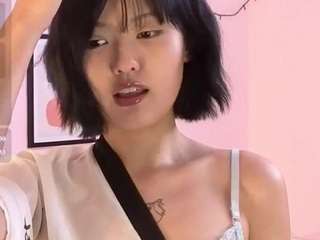 Sue-Holland live cam preview