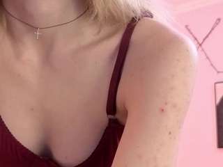 Sue-Holland live cam preview