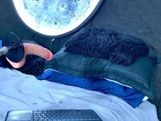 lizzyolsen's CamSoda show and profile