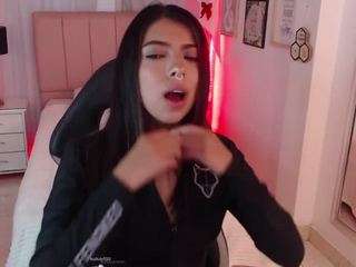 maia-reficco live webcam show