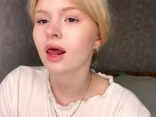 maryannepirozhkov live cam profile