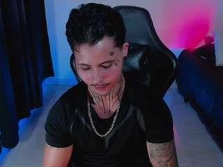stefantransman Live Webcam on CamSoda