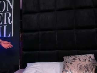 Live webcam model valeryduglass on Soda Cams