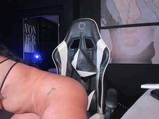 Live webcam model valeryduglass on Soda Cams