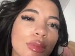 Live webcam model valeryduglass on Soda Cams