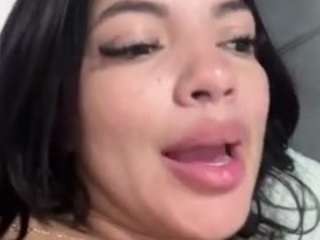 le modèle valeryduglass est en webcam porno dans un show sur le site camsoda, il possède les tags suivants: ahegao,ass,toys,thick,tattoos,spank,shaved pussy,public,no smoking,no drinking,lovense,latina,huge tits,fingers,fetish,feet,dirty talk,cum in pussy,cock rating,brown eyes