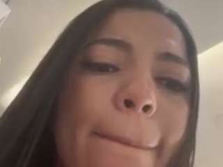 Valeryduglass's cam show statistics and live stream