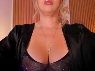 chloepreston Live Webcam on CamSoda