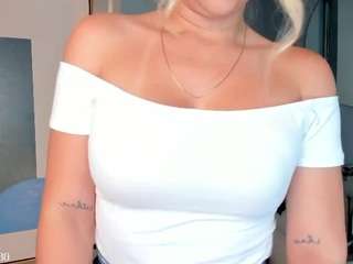 chloepreston Live Webcam on CamSoda