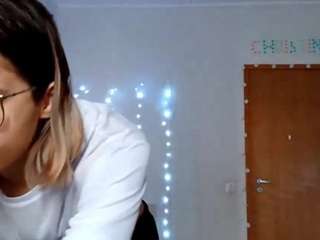  carinabatton chat room