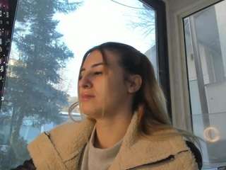 ella-vee Live Webcam on CamSoda