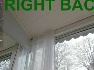 ella-vee's CamSoda show and profile