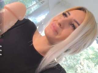 Ella-Vee live cam preview
