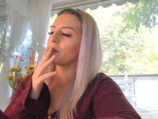 Ella-Vee live cam preview