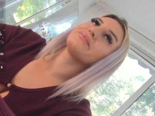 Ella-Vee live cam preview