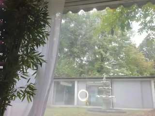 Ella-Vee live cam preview