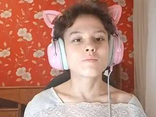  emikoquebedeaux chat room