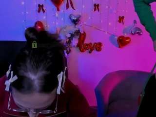 gloria-bubble's CamSoda show and profile