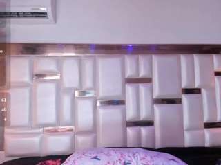 katemoorex's live room