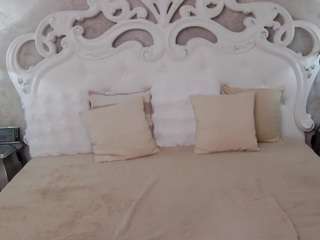 missblondy live cam profile