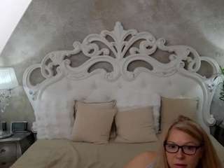 MissBlondy live webcam show