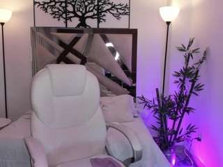 nylaa-rose's CamSoda show and profile