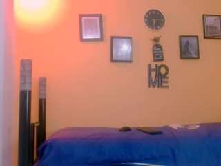 skinnyyuliana18 webcam