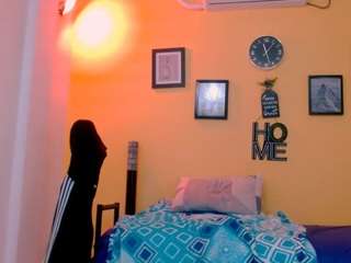skinnyyuliana18 webcam