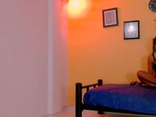  skinnyyuliana18 chat room