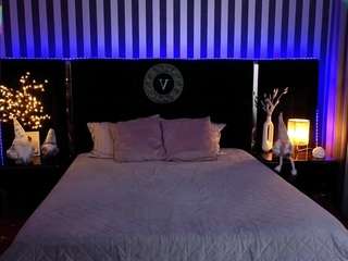 missrossi's CamSoda show and profile