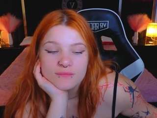 ClumsyNana live webcam show