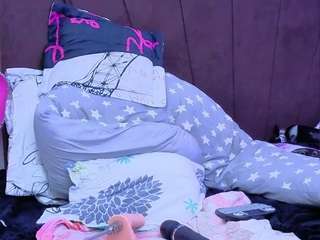 kimhendrickk's CamSoda show and profile