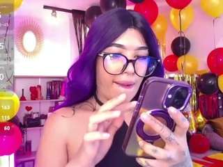alicewalker-11 from CamSoda is Freechat