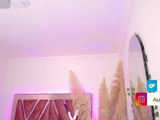 aurora-brown Live Webcam on CamSoda