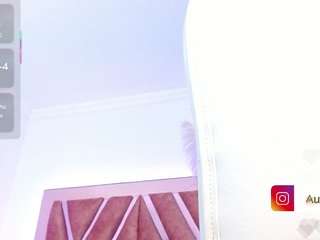 aurora-brown webcam model