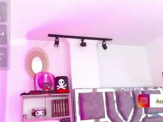 aurora-brown webcam model