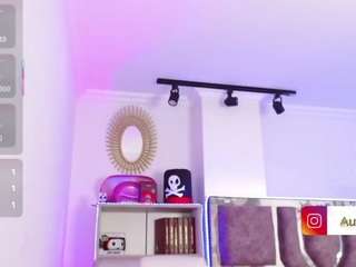  aurora-brown chat room