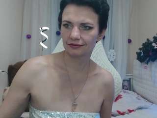 avasaturnian's CamSoda show and profile